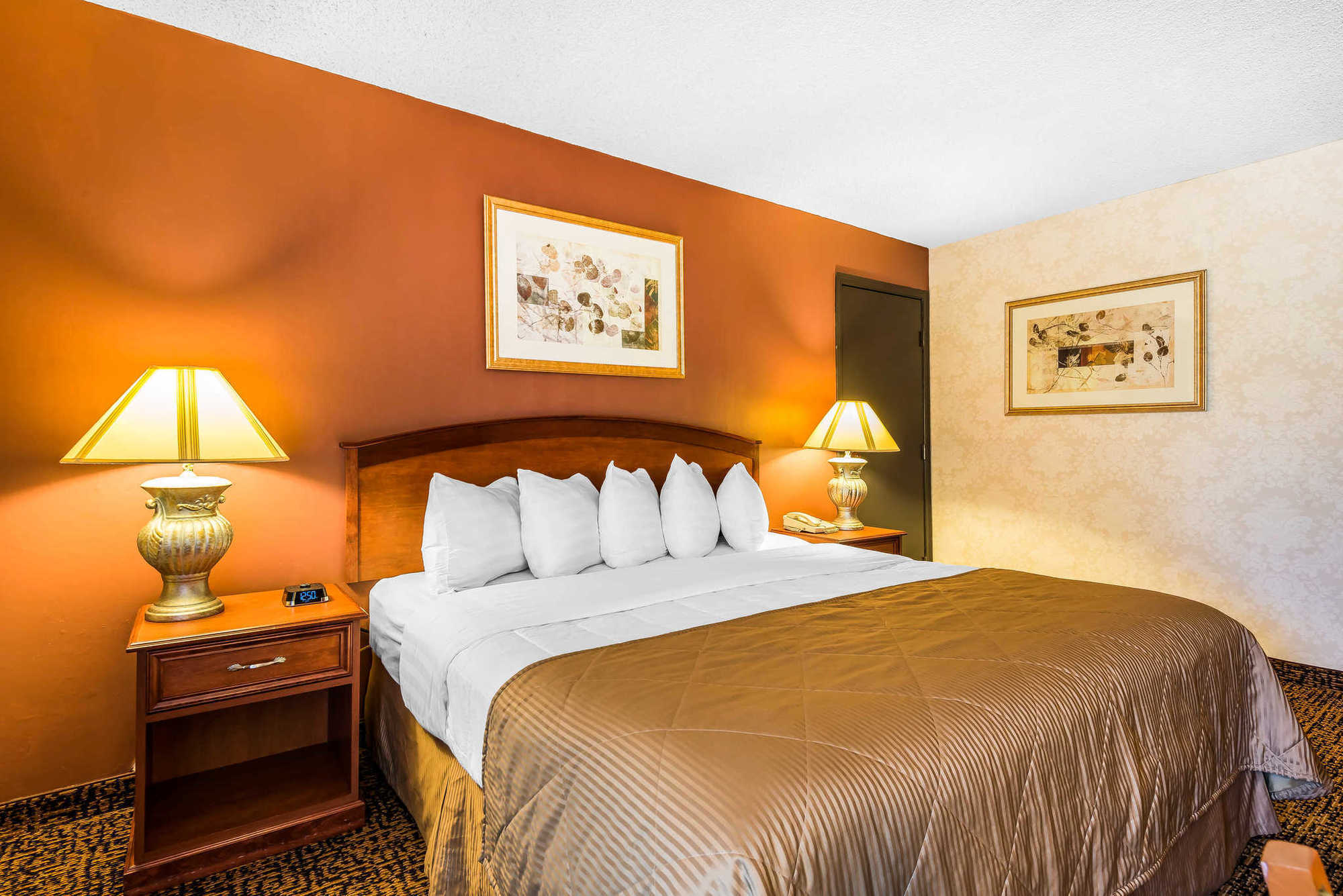 Clarion Hotel & Conference Center 科罗拉多斯普林斯 客房 照片