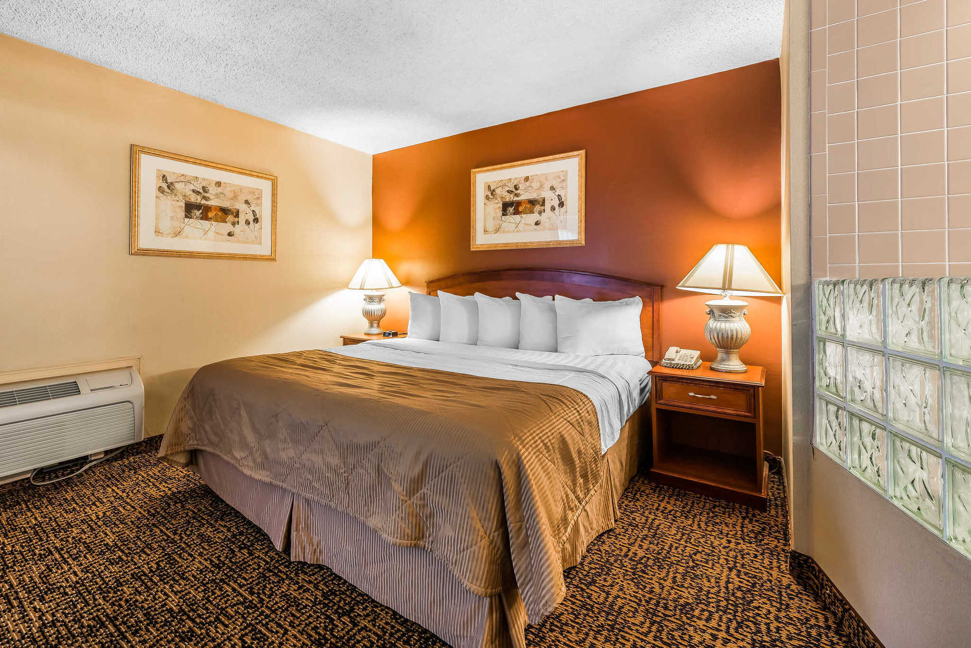 Clarion Hotel & Conference Center 科罗拉多斯普林斯 客房 照片