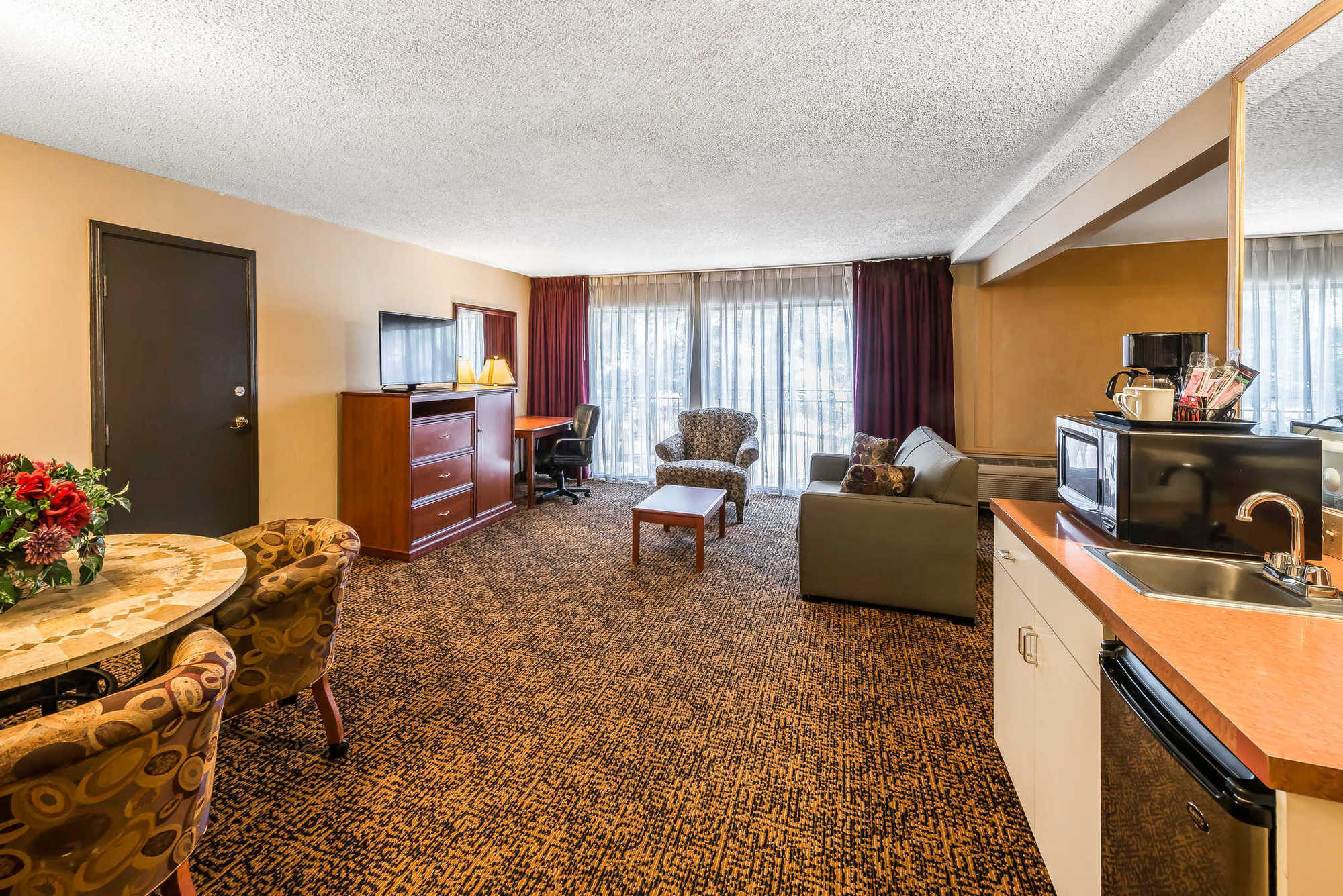 Clarion Hotel & Conference Center 科罗拉多斯普林斯 客房 照片